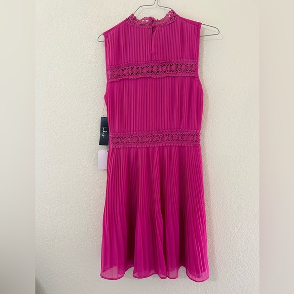 NWT Lulu's Something Wonderful Fuchsia Lace Pleated Skater Dress Pink Size Small - Picture 4 of 14